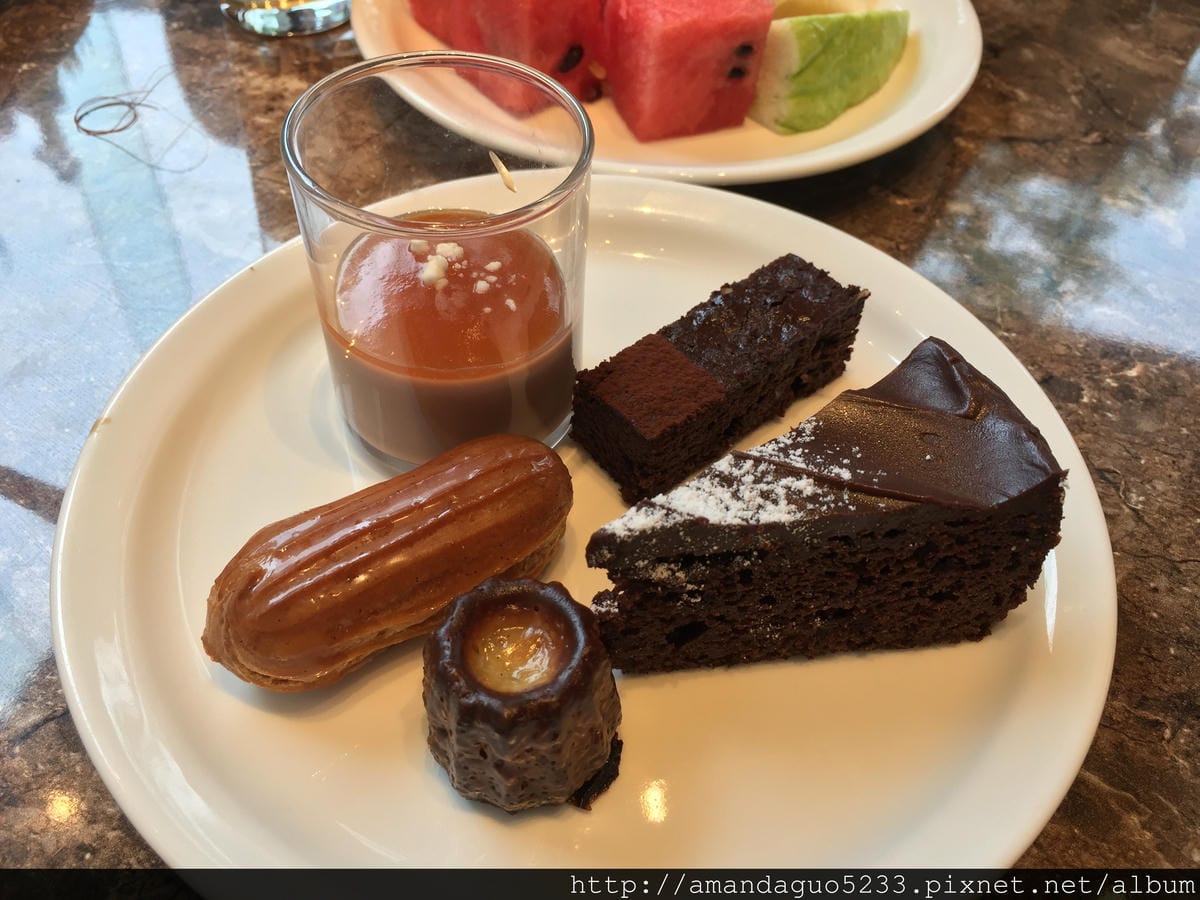 食記-台北市中山區傳說中的全台Buffet營業額NO.1
