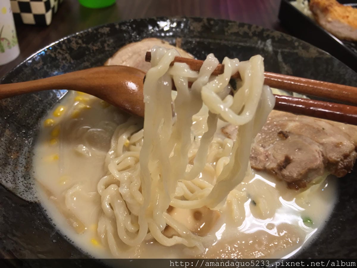 食記-新北市蘆洲區爍拉麵用料實在、環境親切的美味平價日