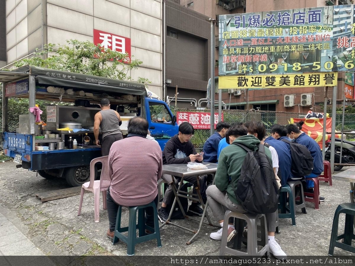 食記-台北市南港區南港捷運站無名小貨車麵線臭豆腐時間一