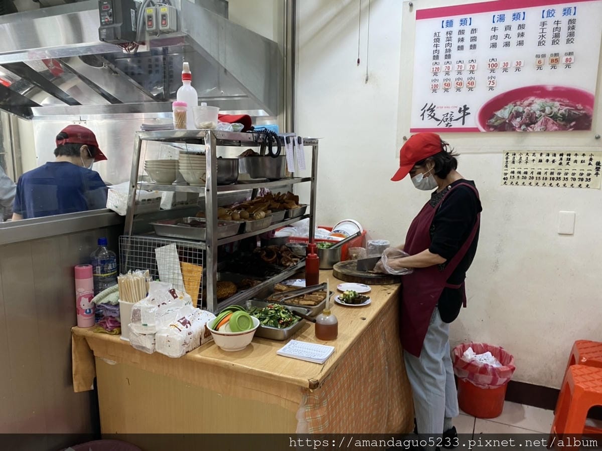 食記-台北市南港區後壁牛牛肉麵館用料紮實,簡單又美味的 食記-台北市南港區後壁牛牛肉麵館用料紮實,簡單又美味的