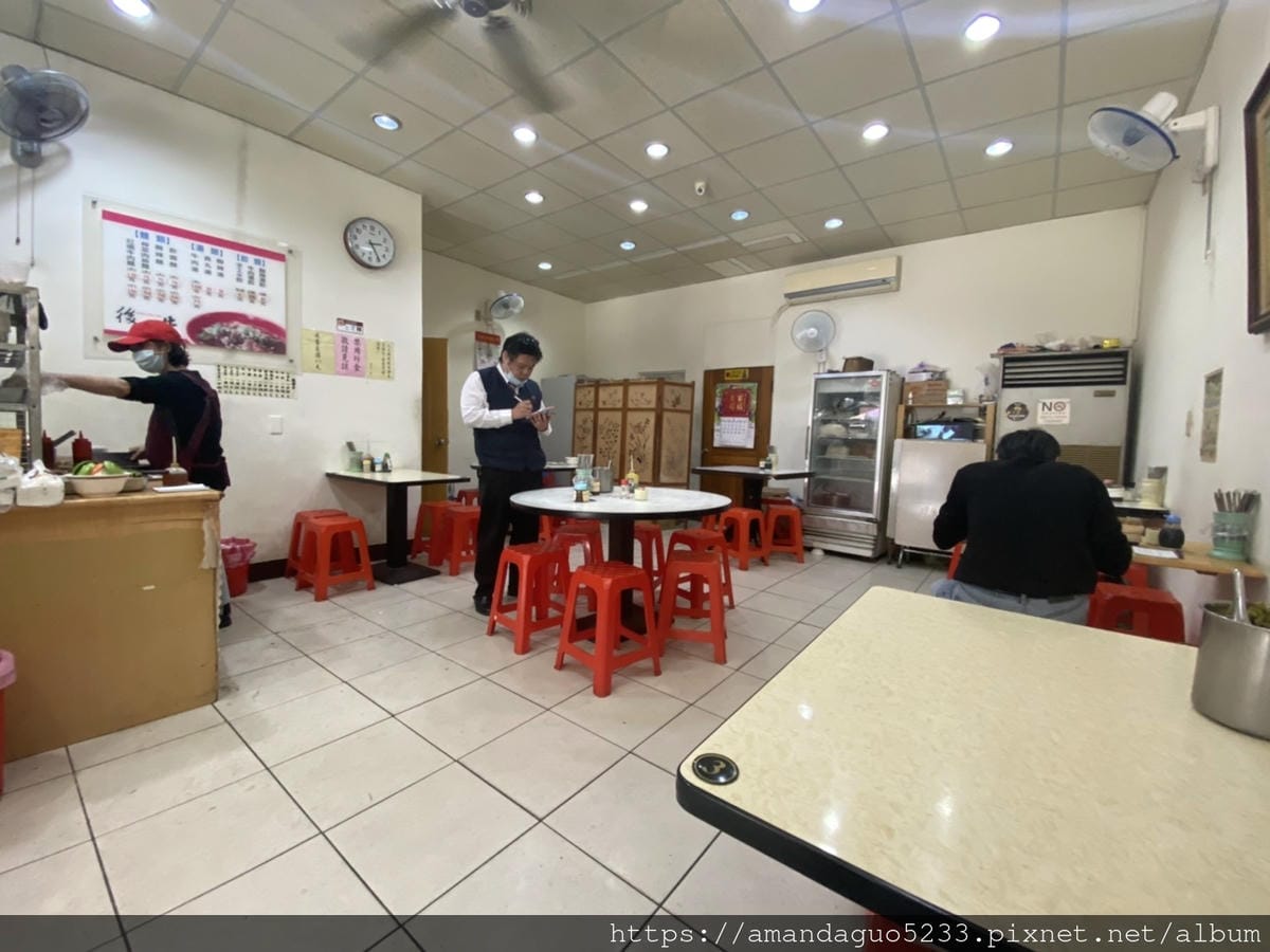 食記-台北市南港區後壁牛牛肉麵館用料紮實,簡單又美味的 食記-台北市南港區後壁牛牛肉麵館用料紮實,簡單又美味的