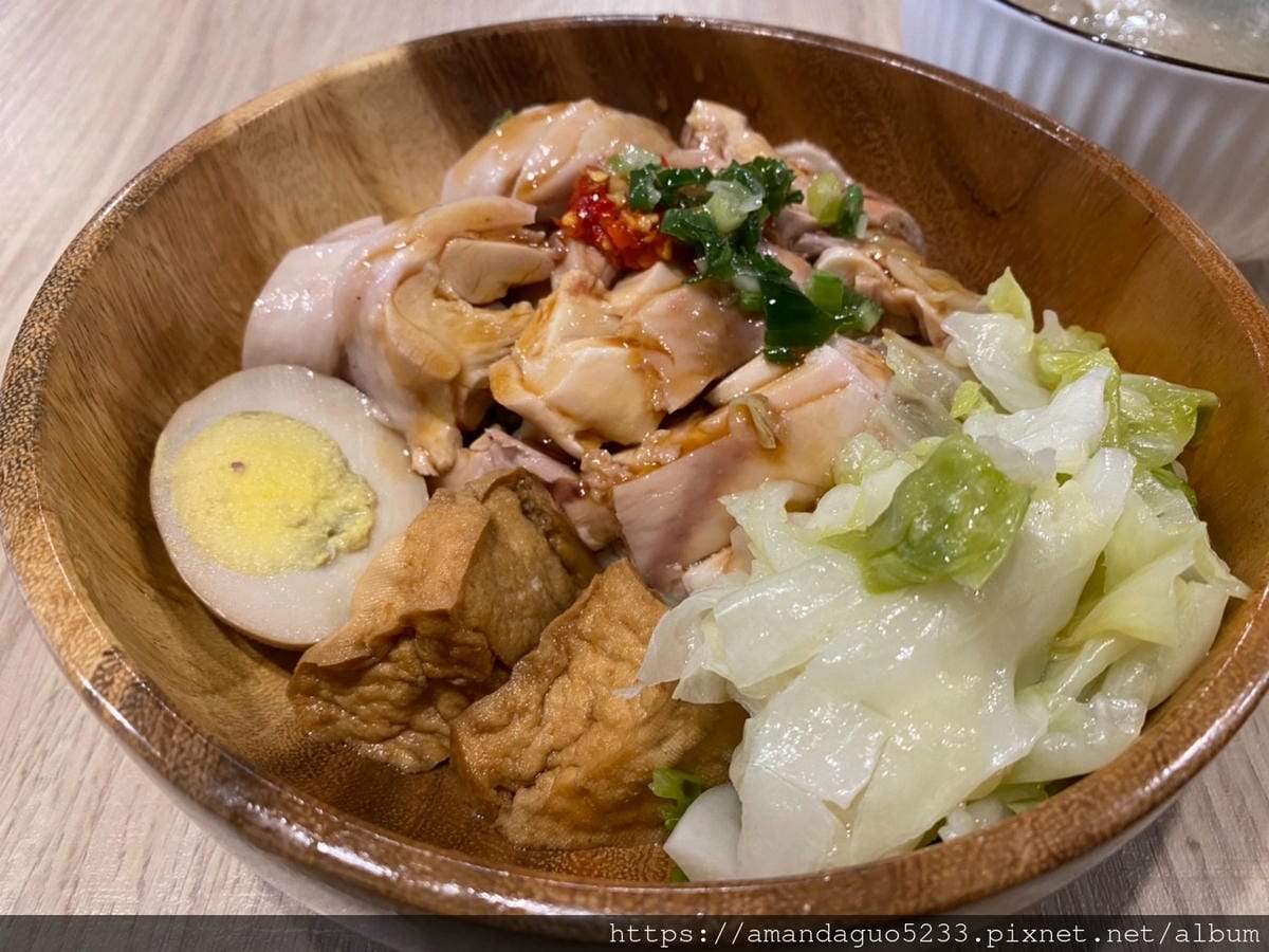 食記-台北市信義區老哥雞肉飯乾拌麵捷運市府站新開幕人氣