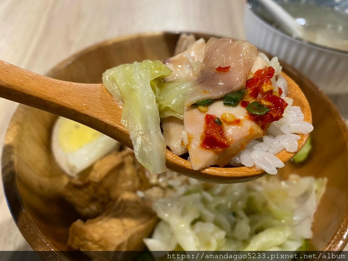食記-台北市信義區老哥雞肉飯乾拌麵捷運市府站新開幕人氣