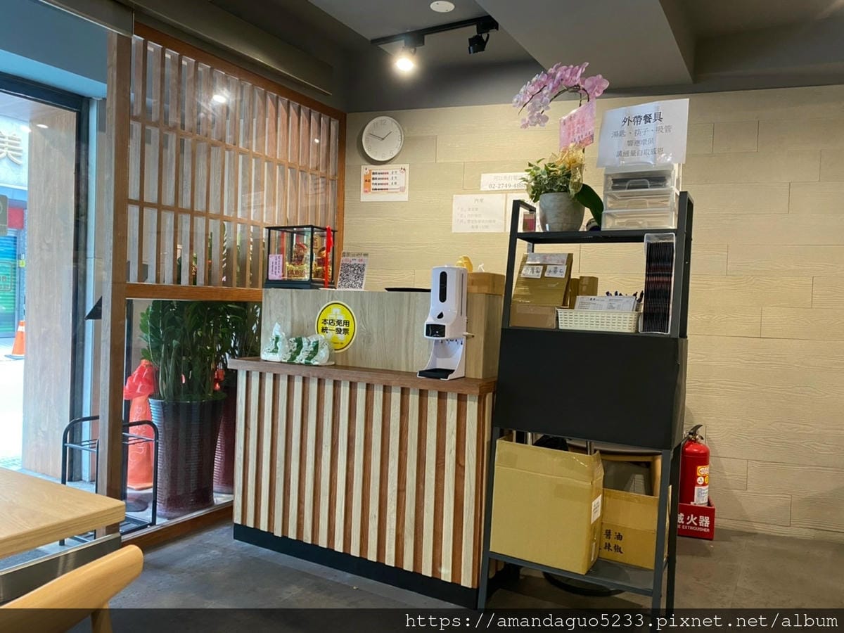食記-台北市信義區老哥雞肉飯乾拌麵捷運市府站新開幕人氣