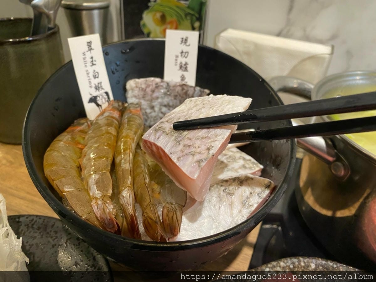 食記-台北市信義區舞鶴個人鍋(台北信義店)一個人也能獨