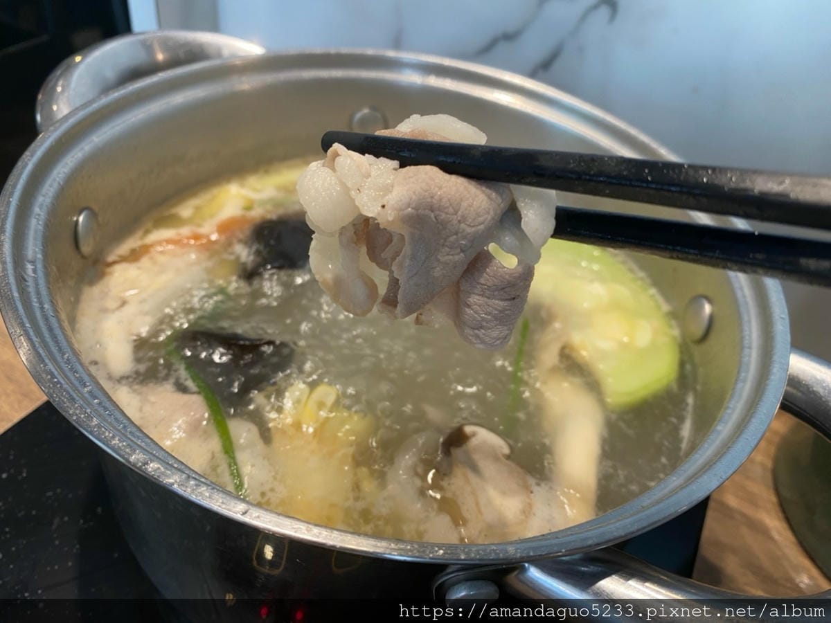 食記-台北市信義區舞鶴個人鍋(台北信義店)一個人也能獨