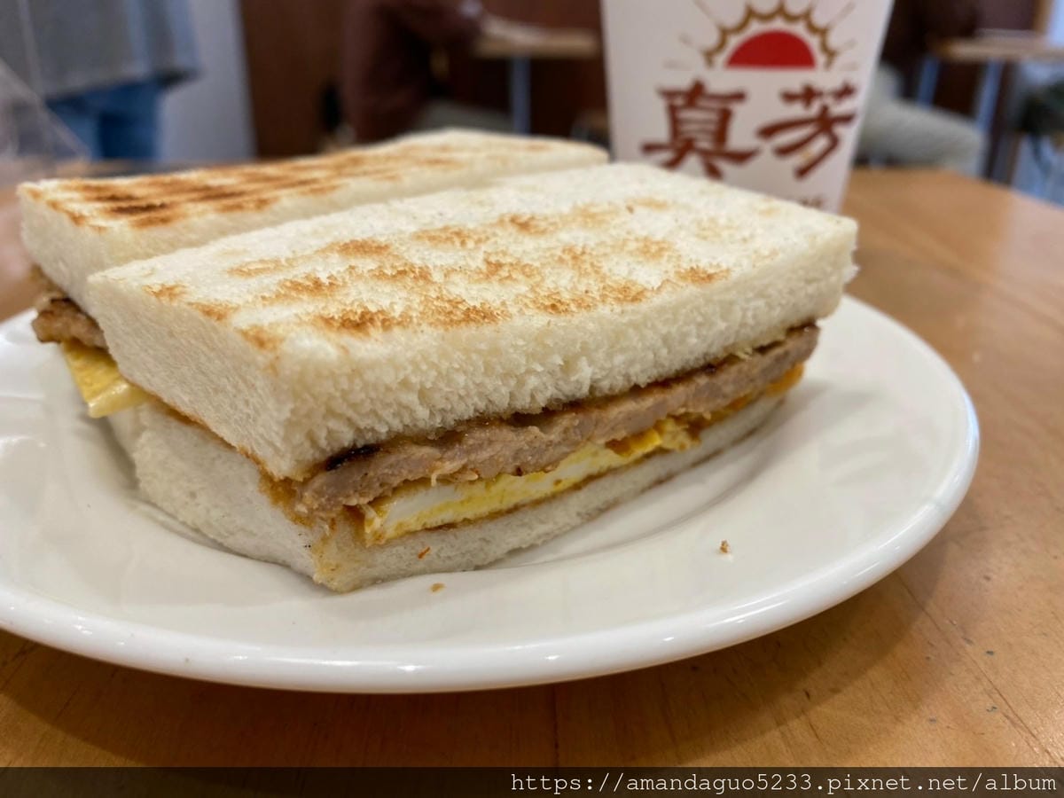 食記-台北市信義區真芳碳烤土司(市府店)簡單卻不簡單的