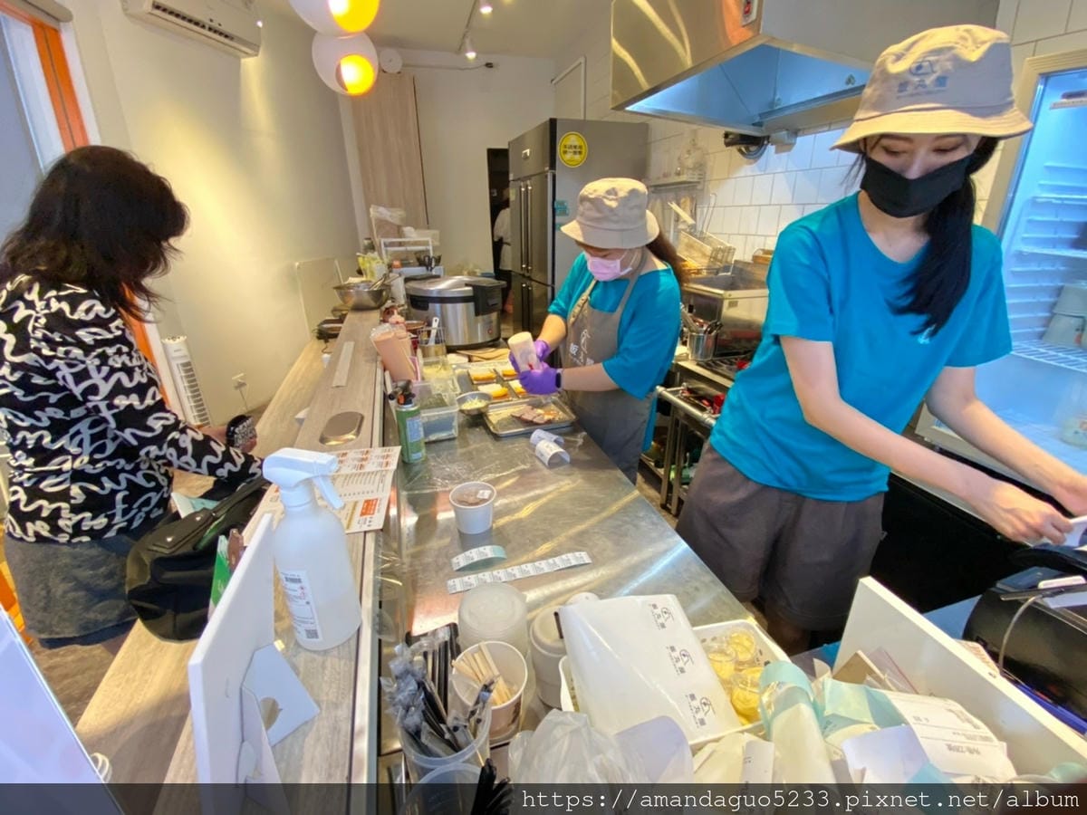食記-台北市信義區飯丸屋(台北松菸店)沖繩風味飯糰、蝦 食記-台北市信義區飯丸屋(台北松菸店)沖繩風味飯糰、蝦