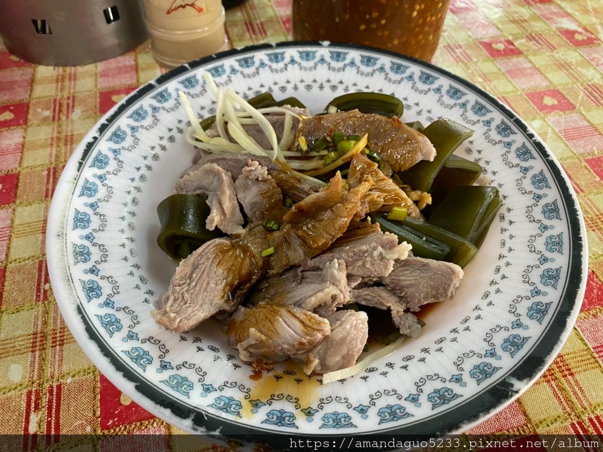 食記-台北市大安區信維市場無名米粉湯古早味人氣米粉湯,