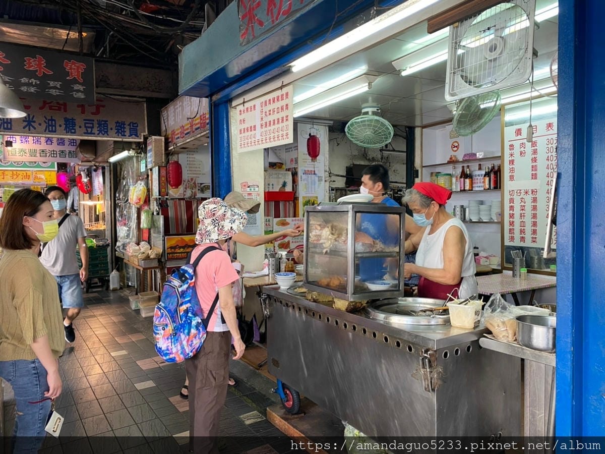 食記-台北市大安區信維市場無名米粉湯古早味人氣米粉湯,