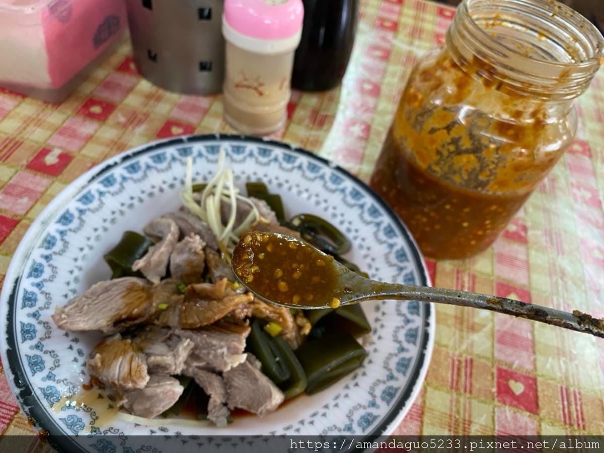 食記-台北市大安區信維市場無名米粉湯古早味人氣米粉湯,