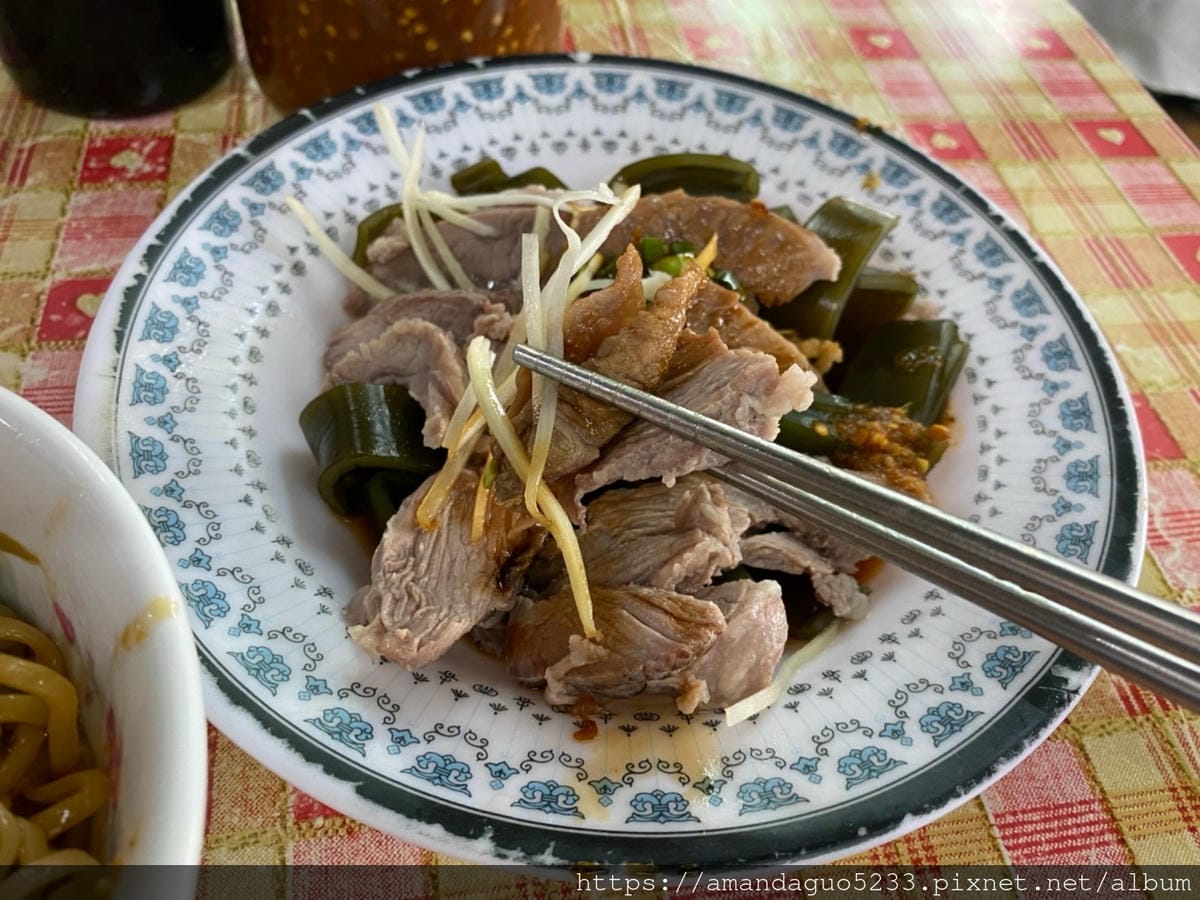 食記-台北市大安區信維市場無名米粉湯古早味人氣米粉湯,