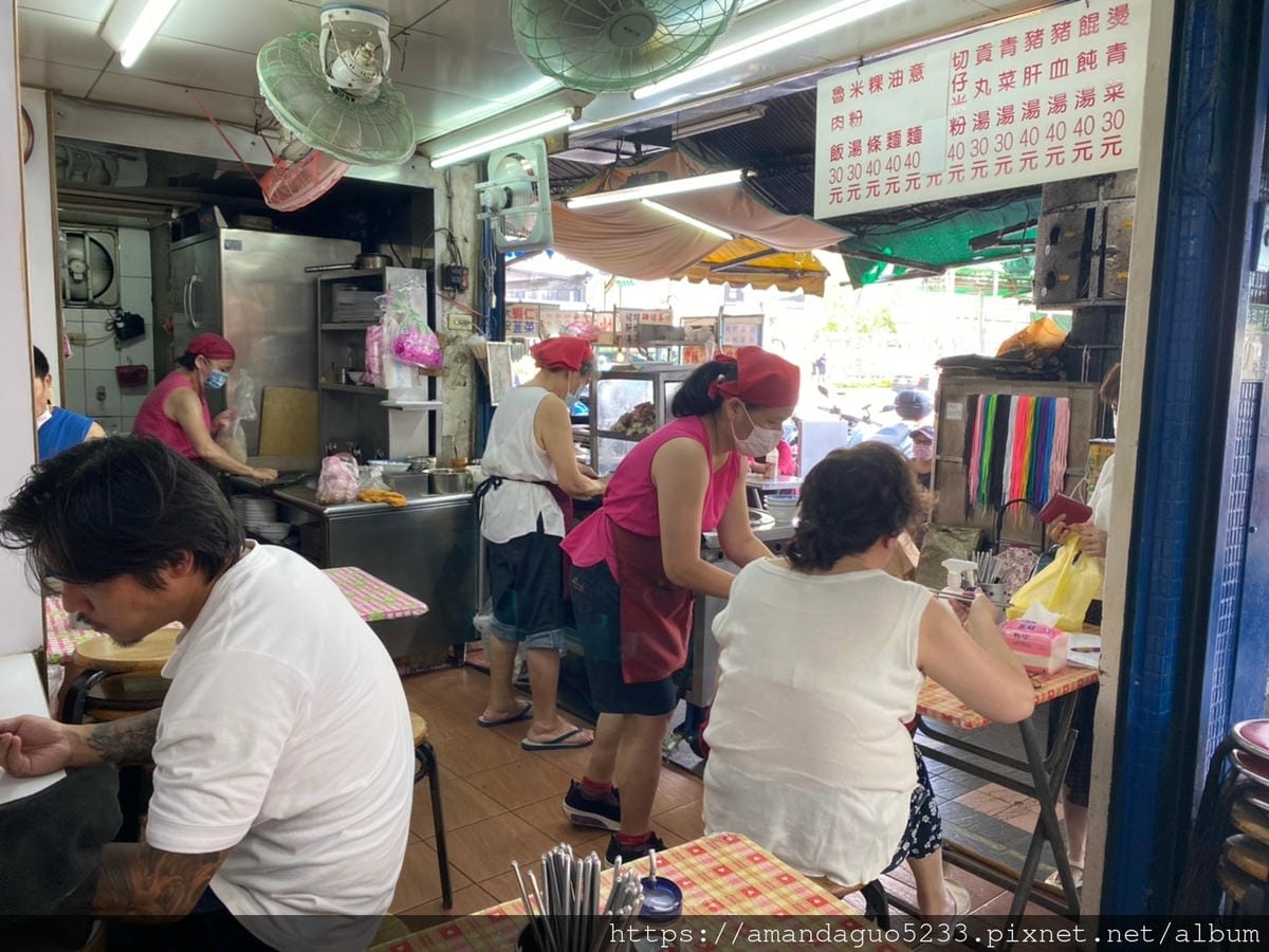 食記-台北市大安區信維市場無名米粉湯古早味人氣米粉湯,