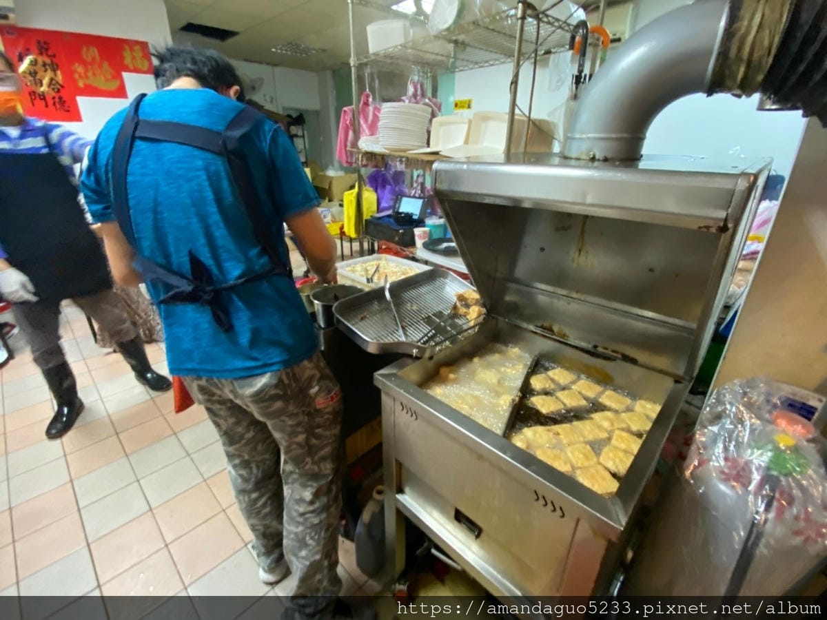 食記-新北市中和區蕭家下港脆皮臭豆腐中和站銅板排隊美食
