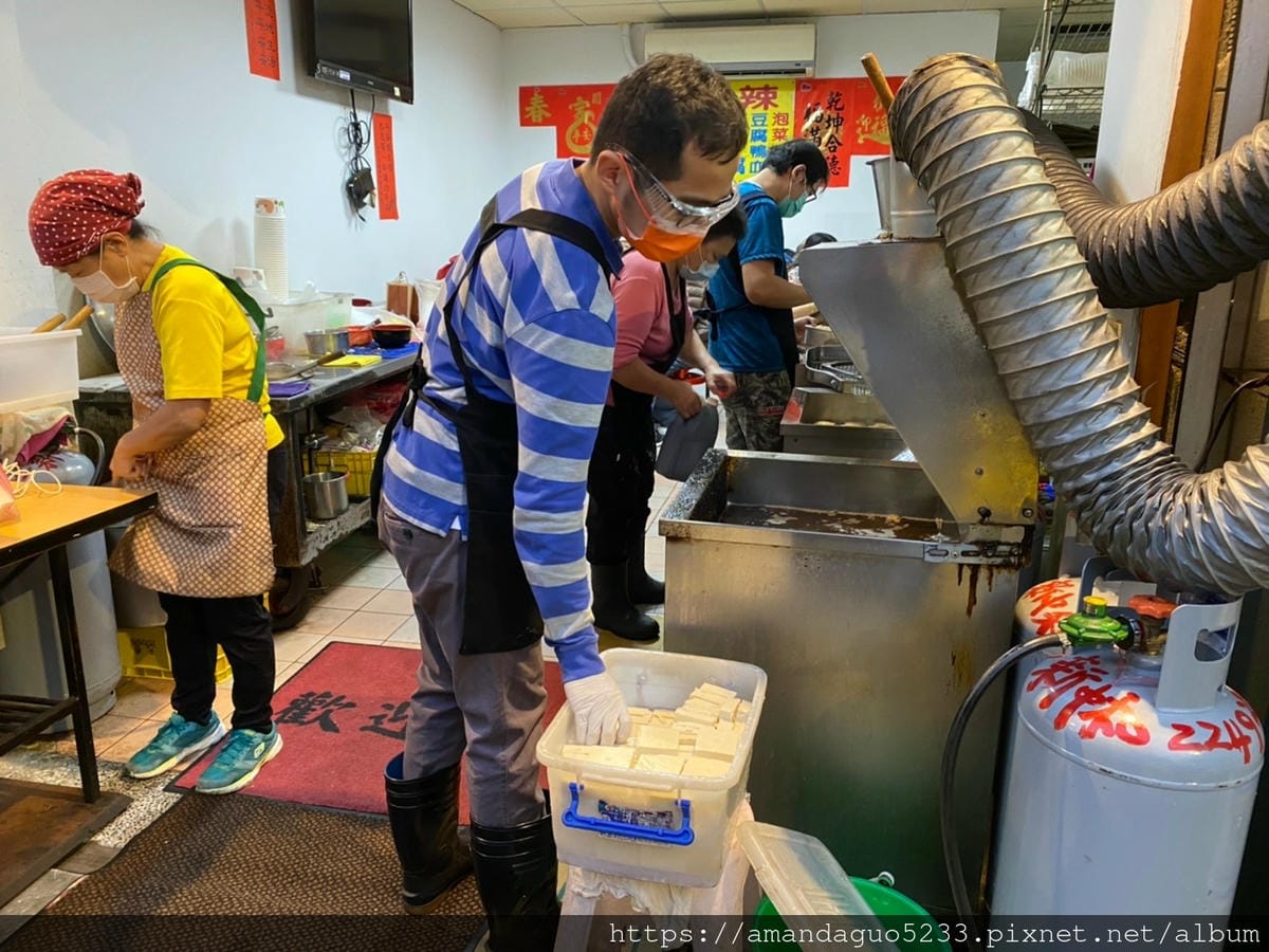 食記-新北市中和區蕭家下港脆皮臭豆腐中和站銅板排隊美食