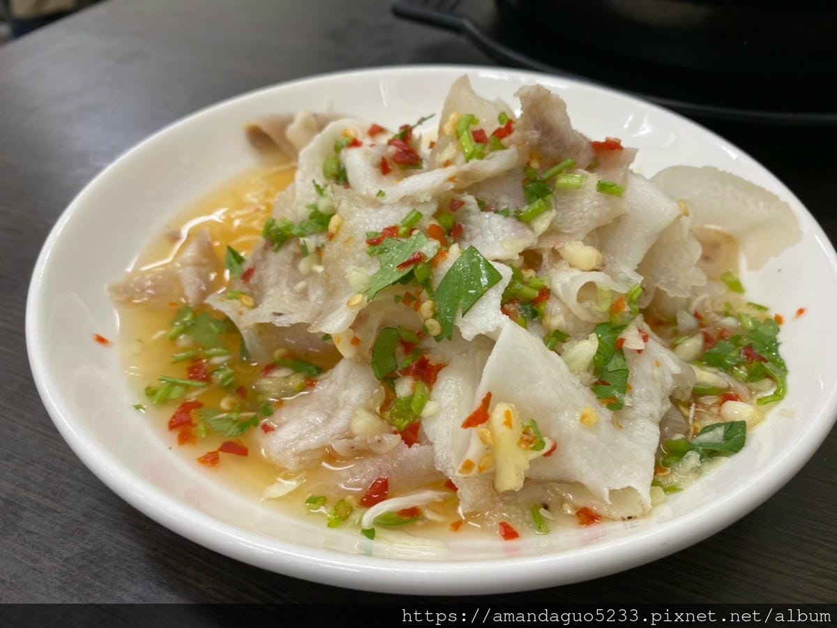 食記-台北市信義區凱薩溫雲南泰式料理百來元就可以吃到味