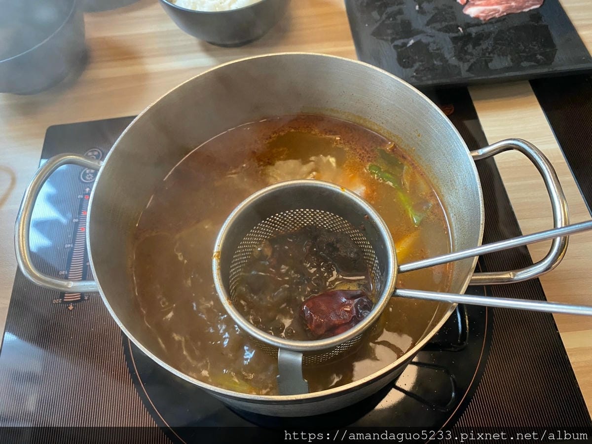 食記-新北市新莊區大魔大滿足鍋物(新莊店)超份量的澎派