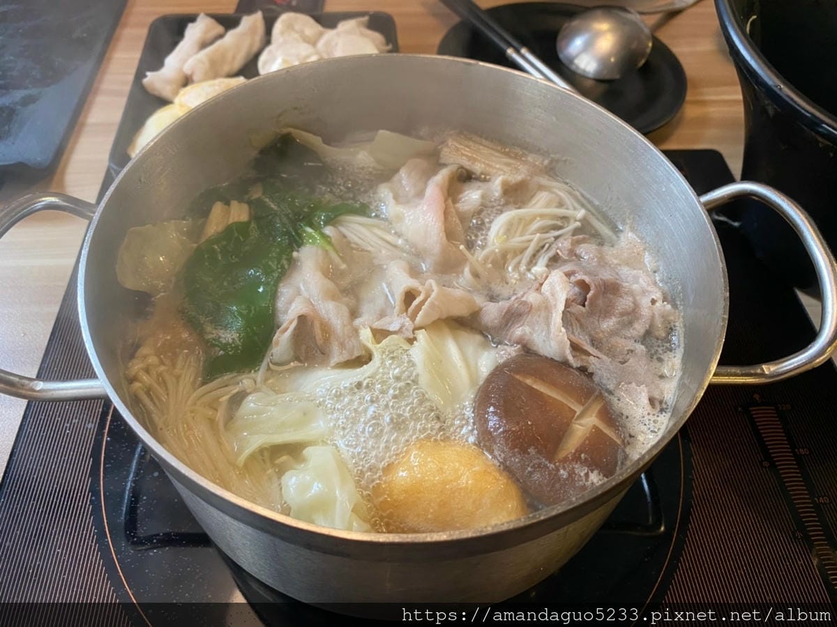 食記-新北市新莊區大魔大滿足鍋物(新莊店)超份量的澎派
