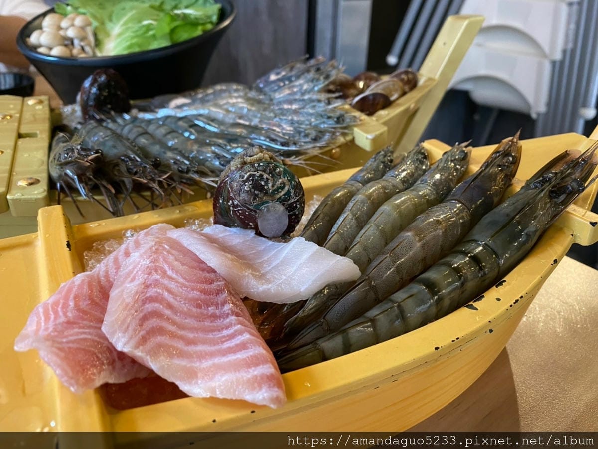 食記-新北市新莊區大魔大滿足鍋物(新莊店)超份量的澎派