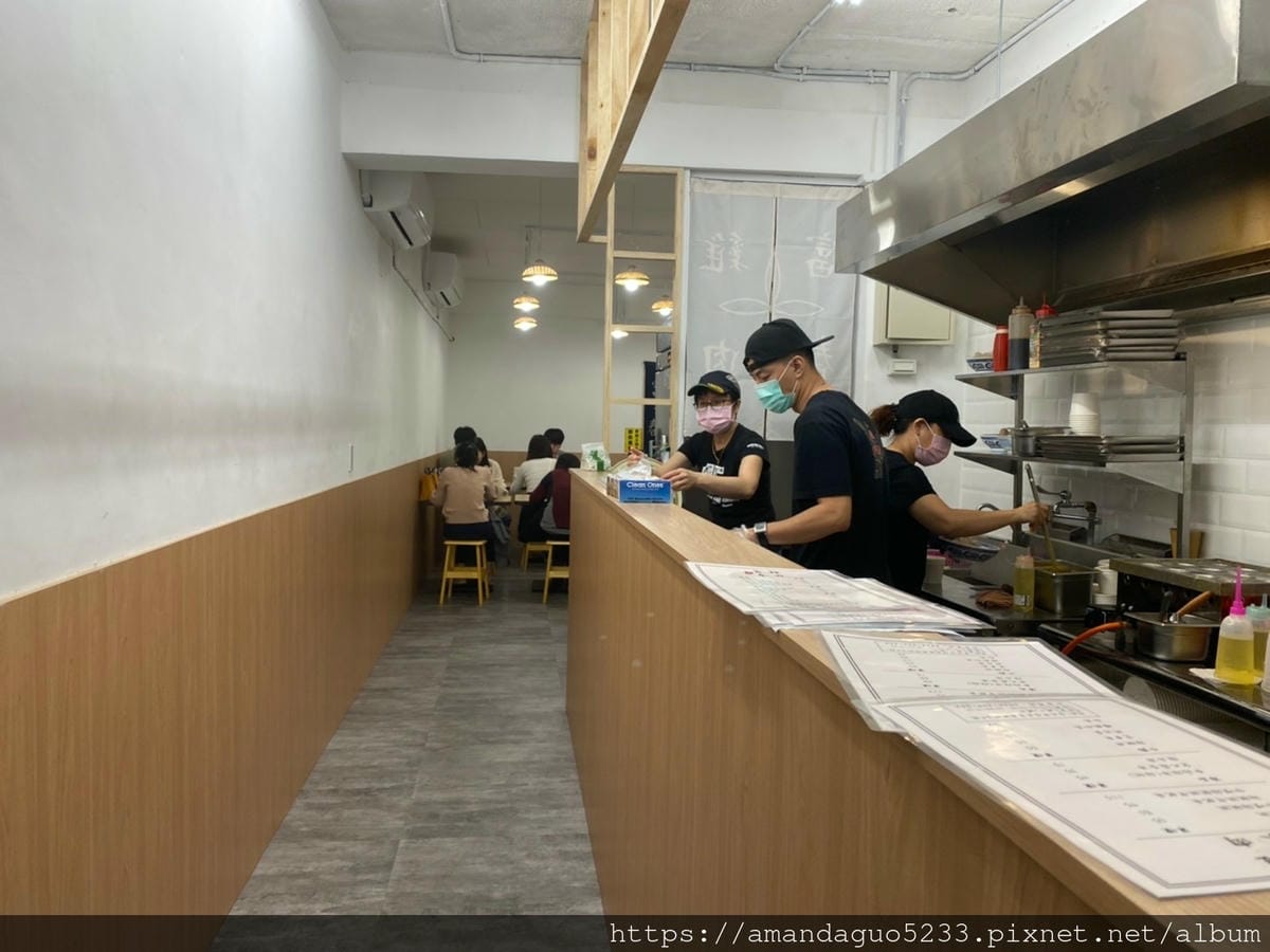 食記-台北市信義區富春雞肉吳興街小清新雞肉飯,鹹甜甘醇 食記-台北市信義區富春雞肉吳興街小清新雞肉飯,鹹甜甘醇