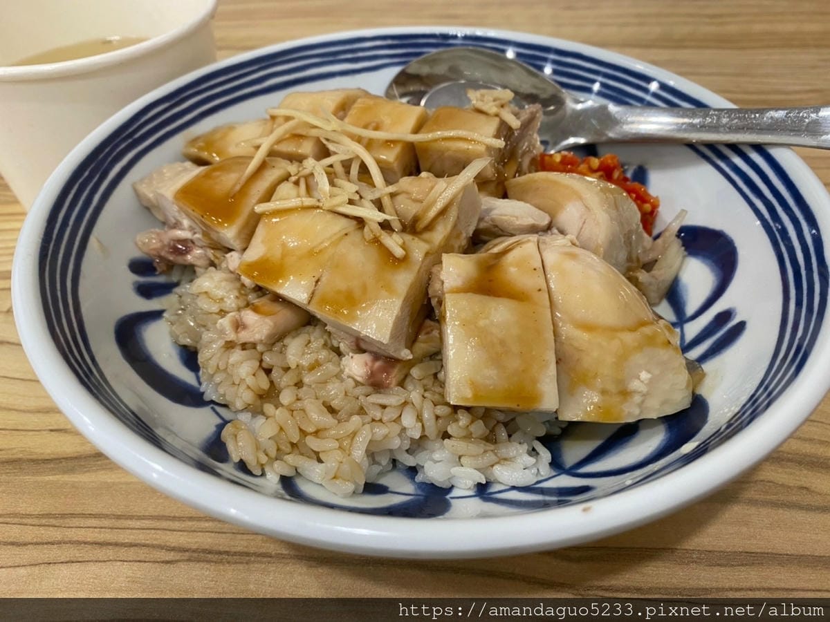 食記-台北市信義區富春雞肉吳興街小清新雞肉飯,鹹甜甘醇 食記-台北市信義區富春雞肉吳興街小清新雞肉飯,鹹甜甘醇
