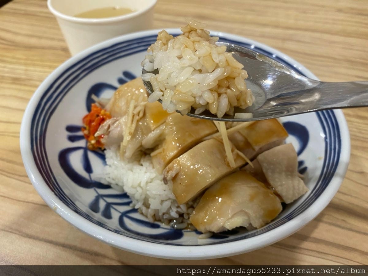 食記-台北市信義區富春雞肉吳興街小清新雞肉飯,鹹甜甘醇 食記-台北市信義區富春雞肉吳興街小清新雞肉飯,鹹甜甘醇