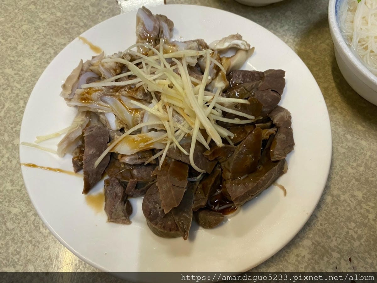 食記-台北市中正區黃媽媽米粉湯東門市場人氣米粉湯,一碗