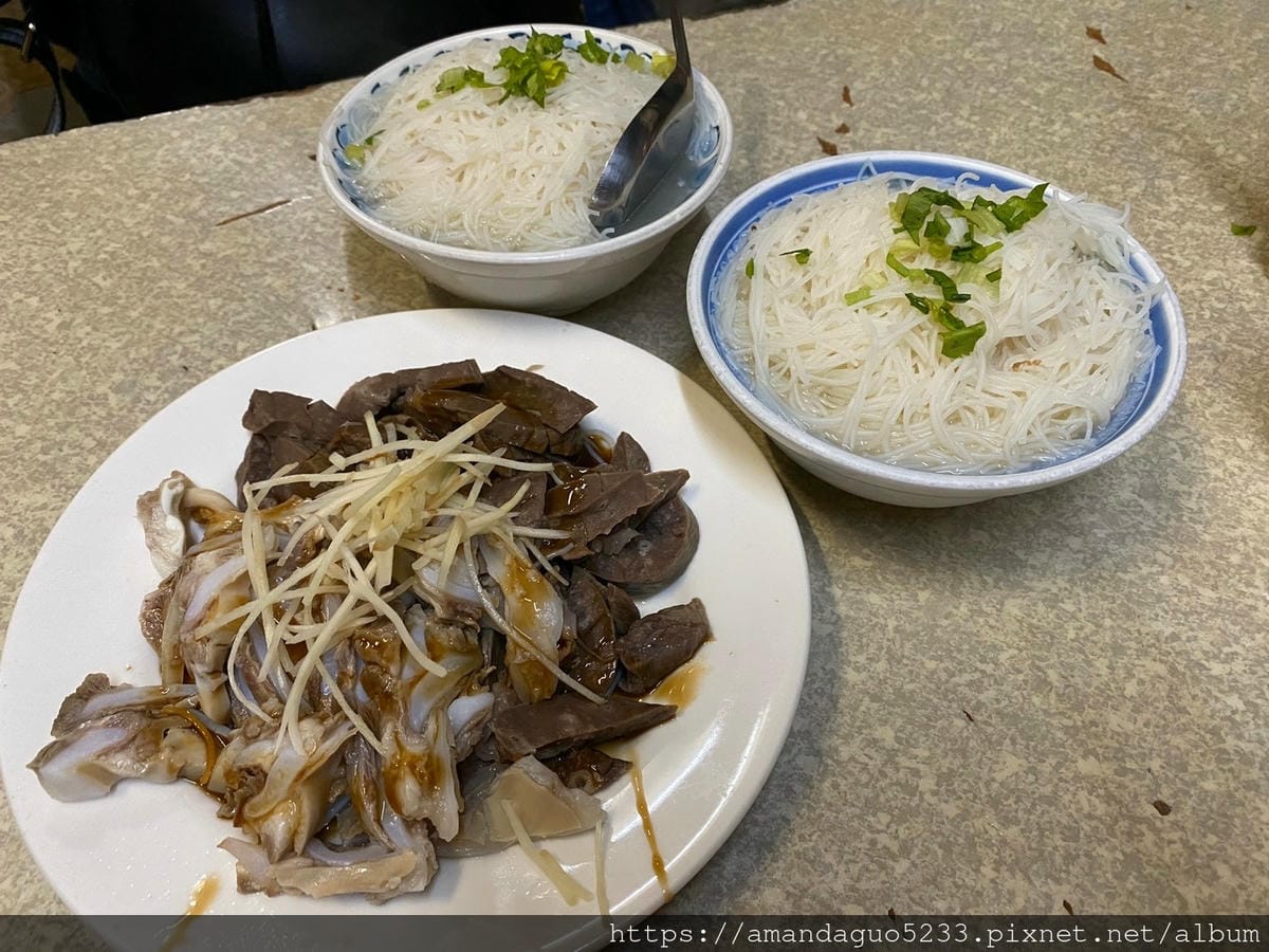 食記-台北市中正區黃媽媽米粉湯東門市場人氣米粉湯,一碗