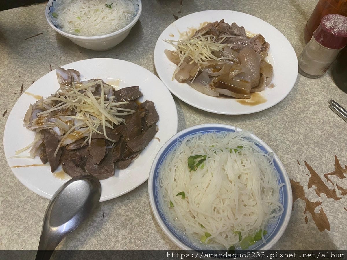 食記-台北市中正區黃媽媽米粉湯東門市場人氣米粉湯,一碗