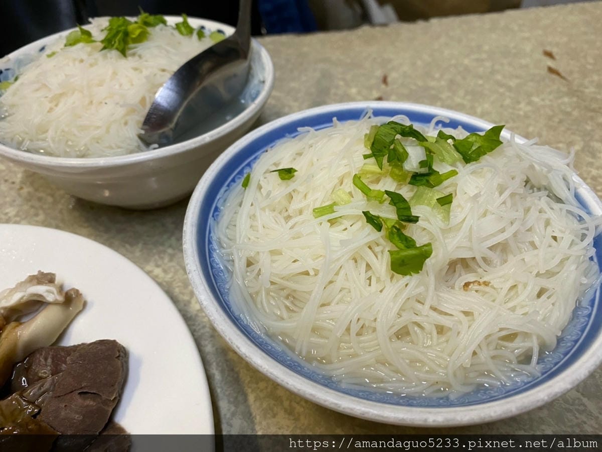 食記-台北市中正區黃媽媽米粉湯東門市場人氣米粉湯,一碗