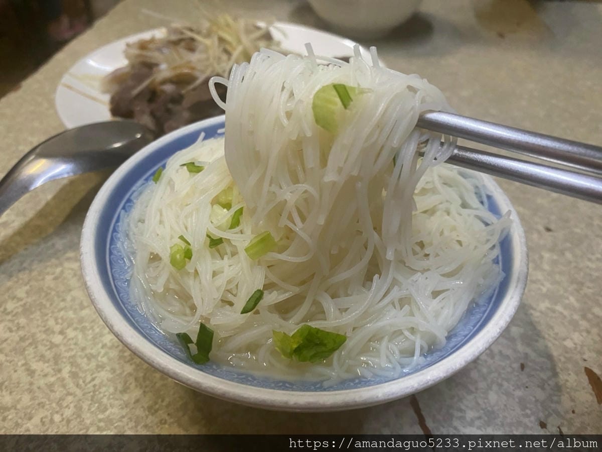 食記-台北市中正區黃媽媽米粉湯東門市場人氣米粉湯,一碗
