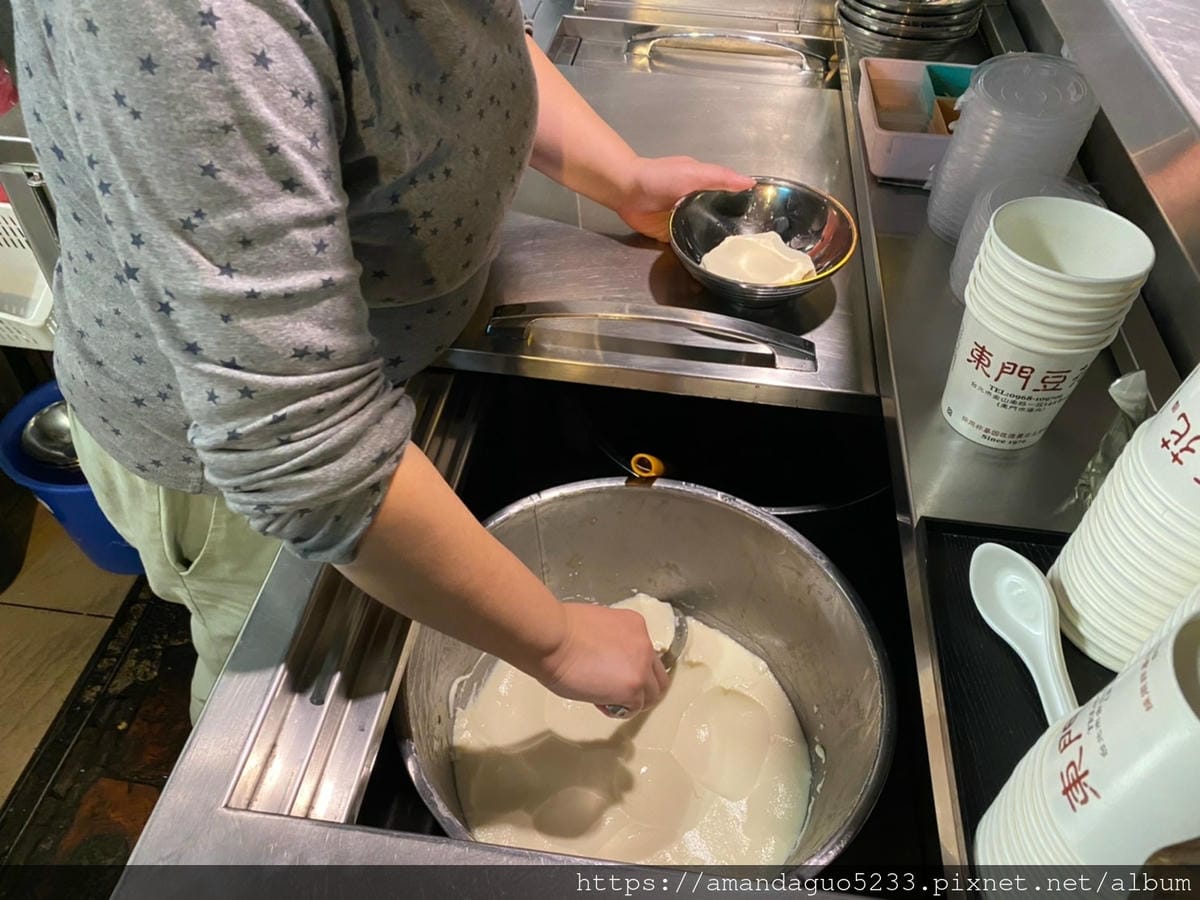 食記-台北市中正區江記東門豆花東門市場內豆香濃郁綿密的 食記-台北市中正區江記東門豆花東門市場內豆香濃郁綿密的