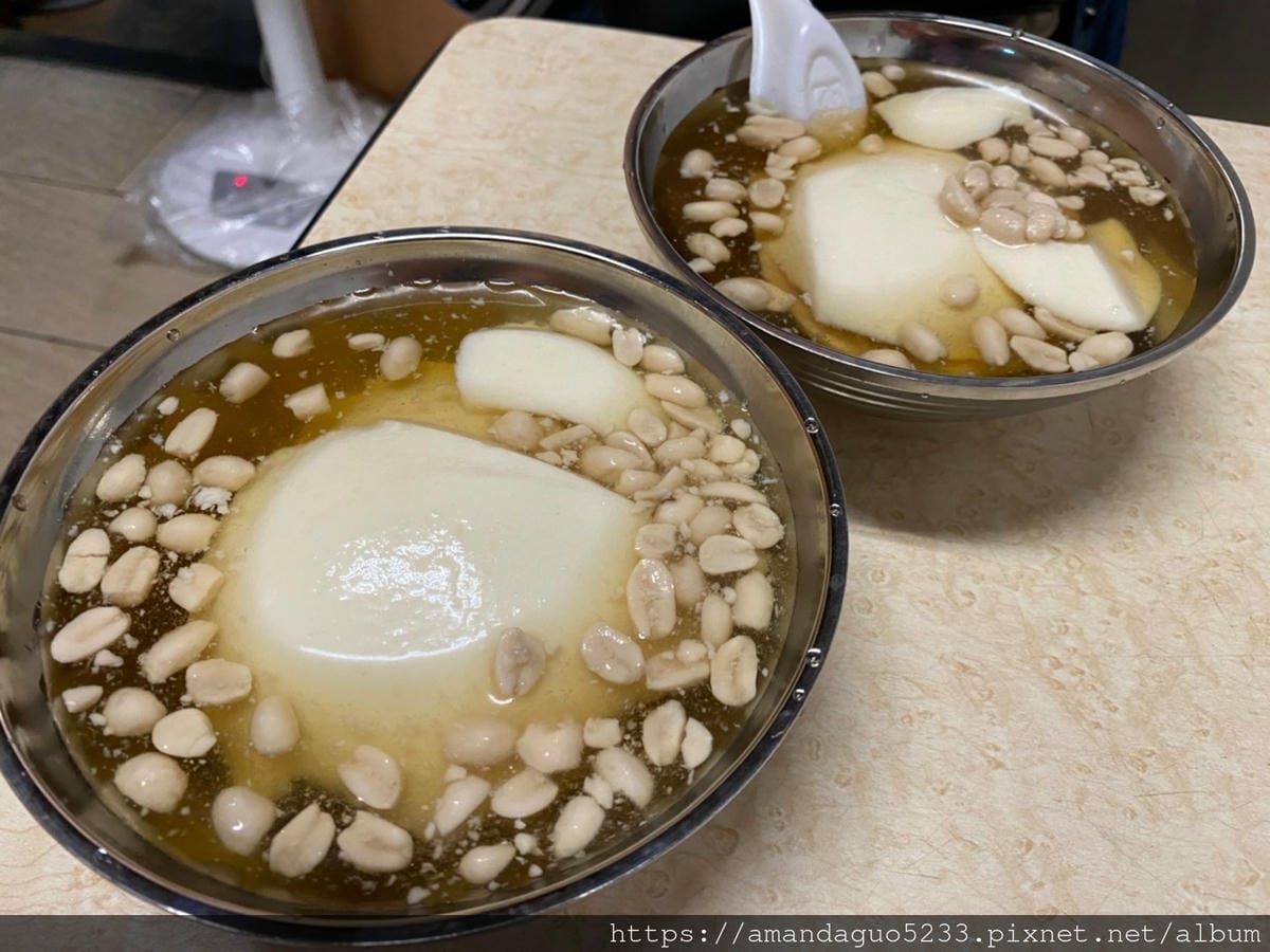 食記-台北市中正區江記東門豆花東門市場內豆香濃郁綿密的 食記-台北市中正區江記東門豆花東門市場內豆香濃郁綿密的
