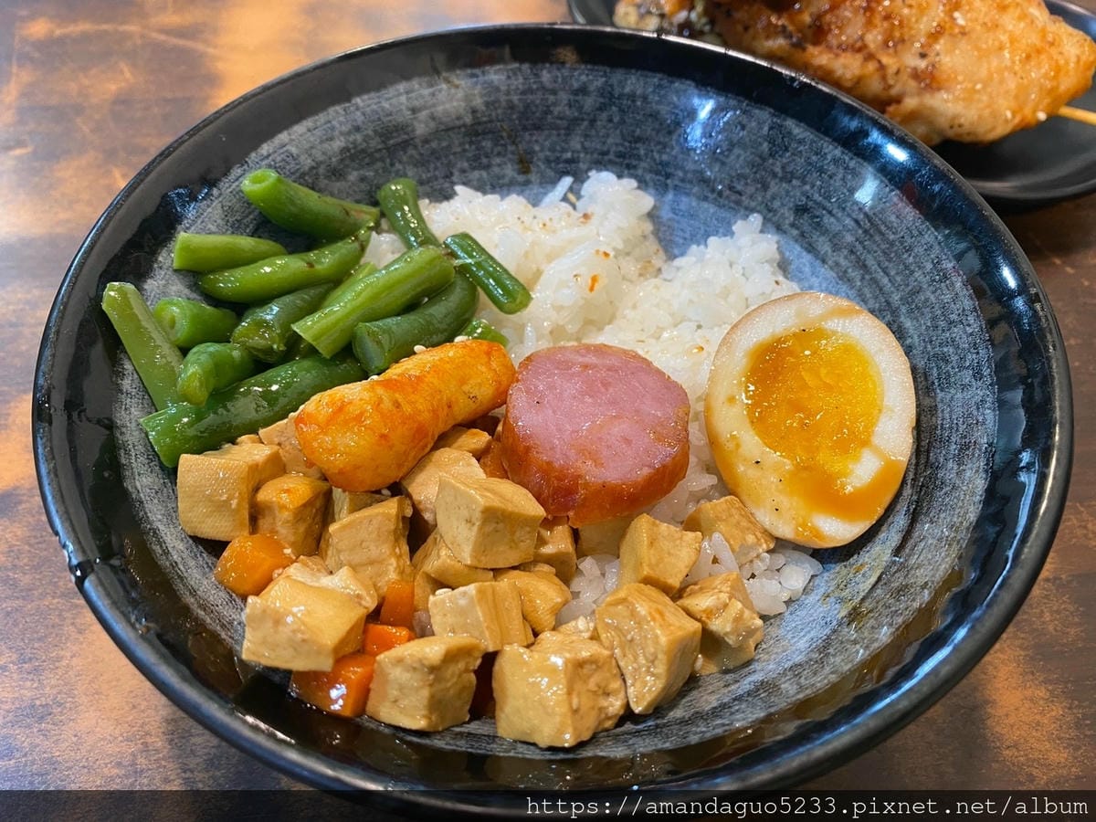 食記-台北市信義區烤師傅烤肉飯永吉路飄香烤肉飯,和風雞 食記-台北市信義區烤師傅烤肉飯永吉路飄香烤肉飯,和風雞