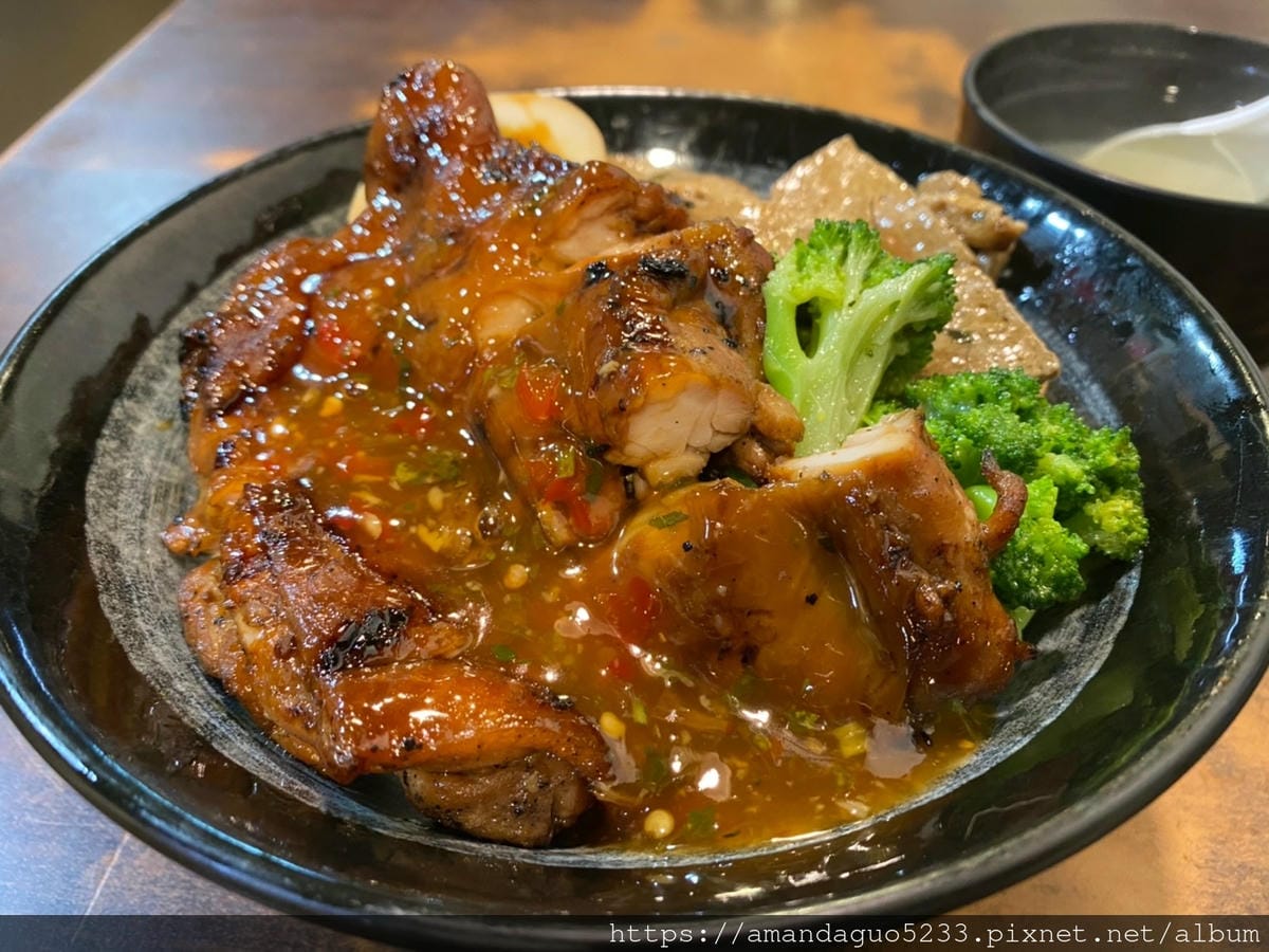 食記-台北市信義區烤師傅烤肉飯永吉路飄香烤肉飯,和風雞 食記-台北市信義區烤師傅烤肉飯永吉路飄香烤肉飯,和風雞