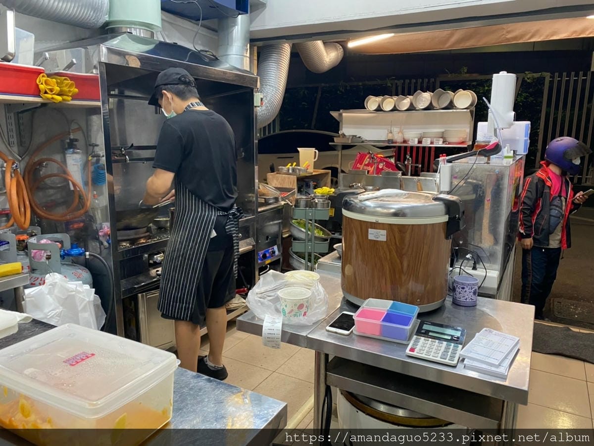 食記-台北市信義區巢飯麵食館用炒功征服信義區上班族味蕾 食記-台北市信義區巢飯麵食館用炒功征服信義區上班族味蕾