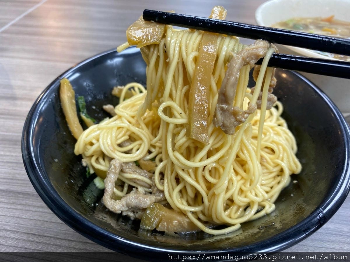 食記-台北市信義區新娘子麵館(忠孝店)信義區樸實簡單的