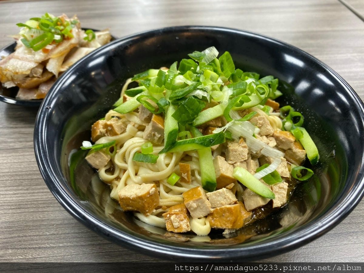 食記-台北市信義區新娘子麵館(忠孝店)信義區樸實簡單的