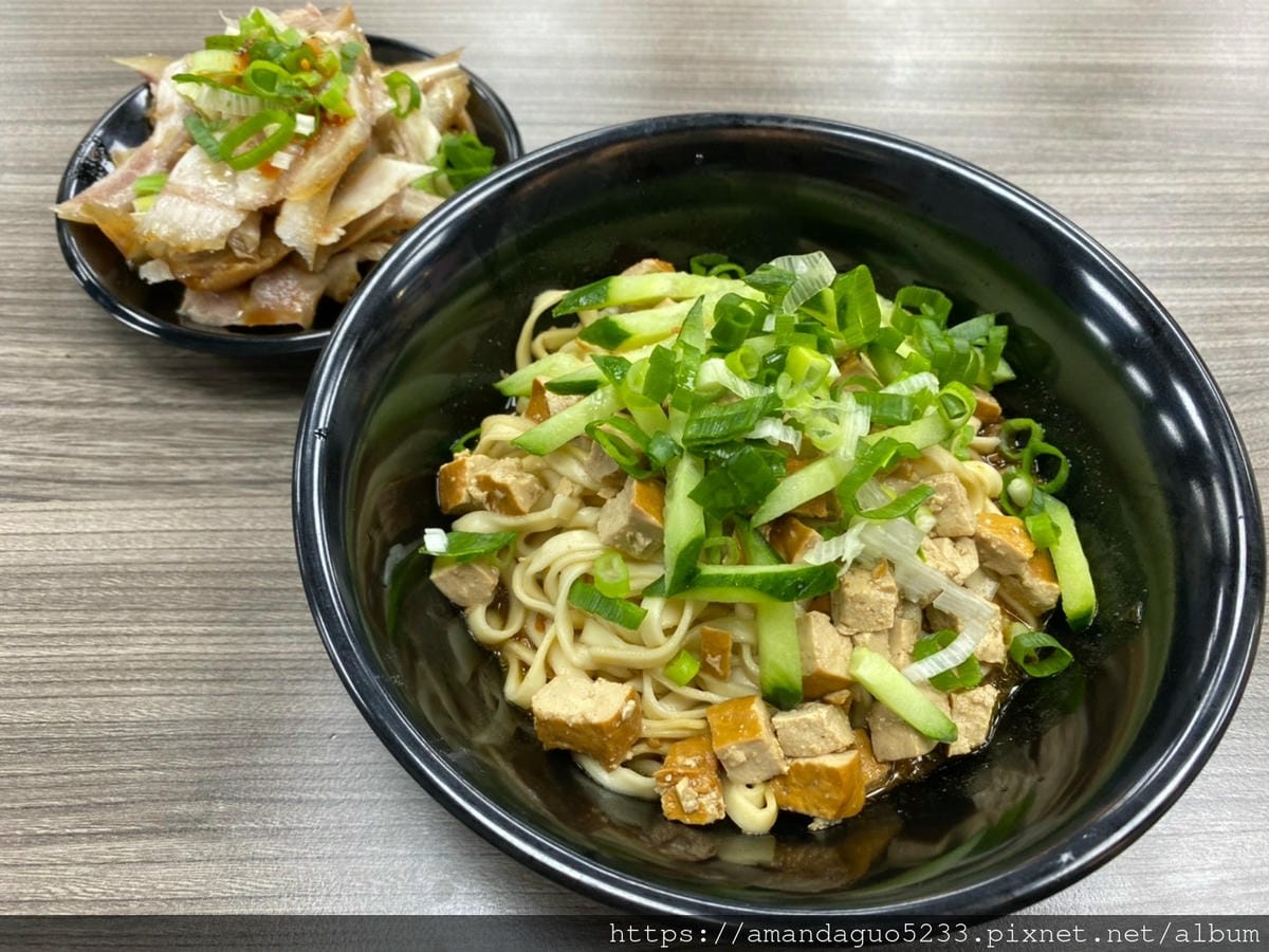食記-台北市信義區新娘子麵館(忠孝店)信義區樸實簡單的