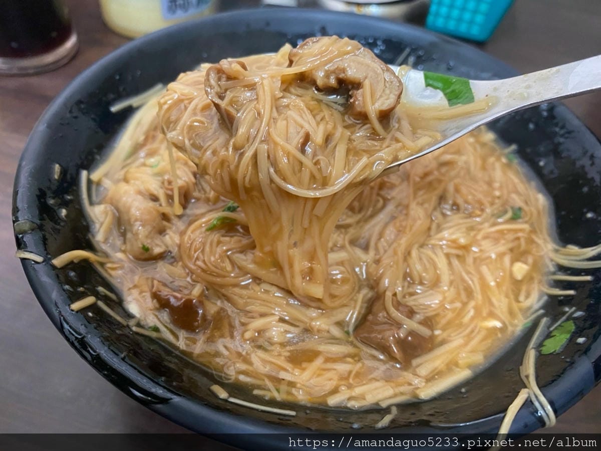 食記-台北市大安區樂業麵線六張犁站人氣麵線店,料多味濃
