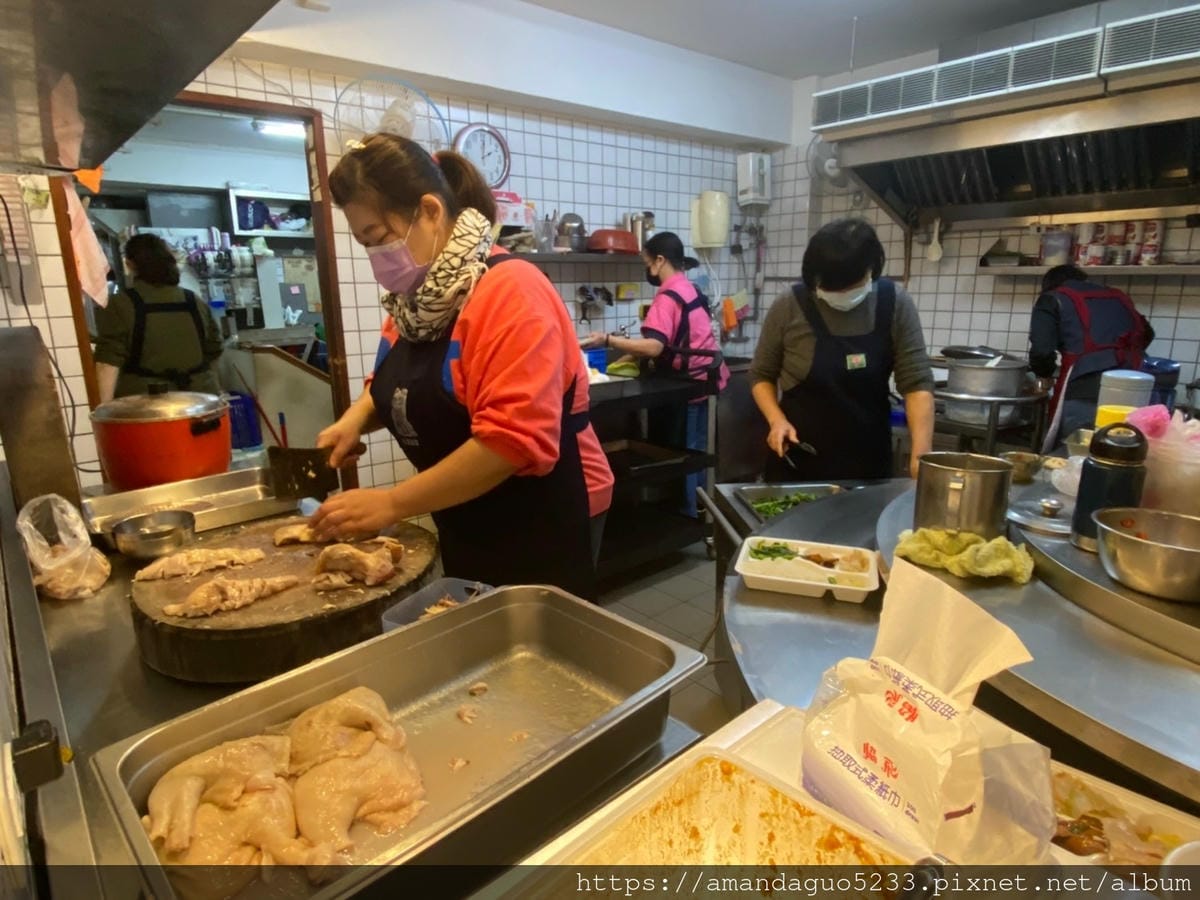 食記-台北市松山區慶城海南雞飯南京復興站超人氣海南雞飯