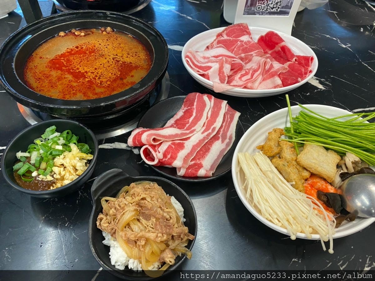 食記-新北市蘆洲區柒柒石頭火鍋新開幕!石頭火鍋吃到飽,
