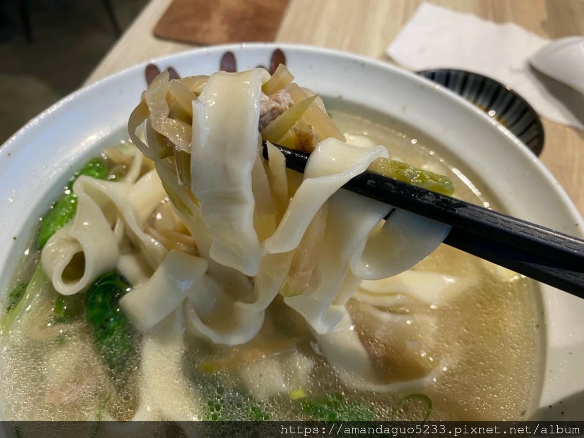食記-台北市信義區餃子樂(信義店)30年水餃老店的華麗 食記-台北市信義區餃子樂(信義店)30年水餃老店的華麗