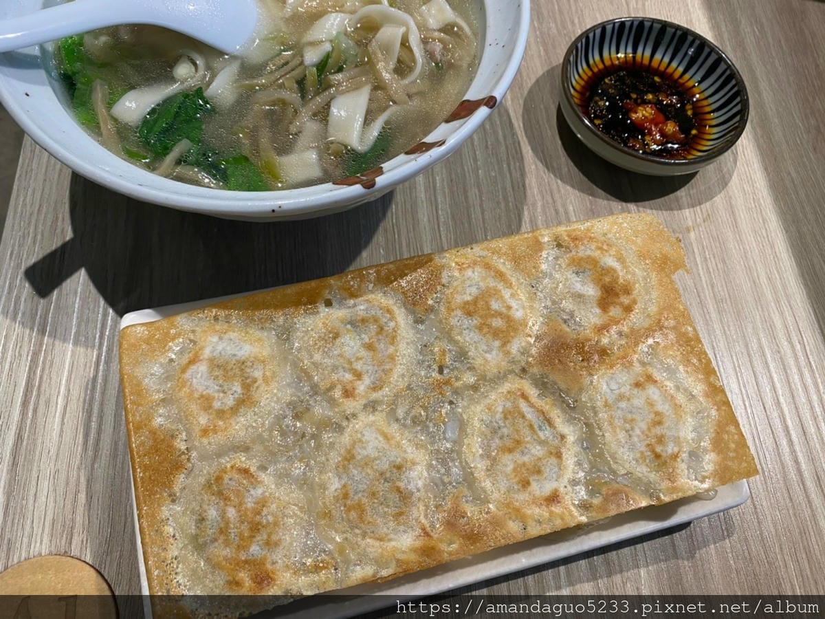 食記-台北市信義區餃子樂(信義店)30年水餃老店的華麗 食記-台北市信義區餃子樂(信義店)30年水餃老店的華麗