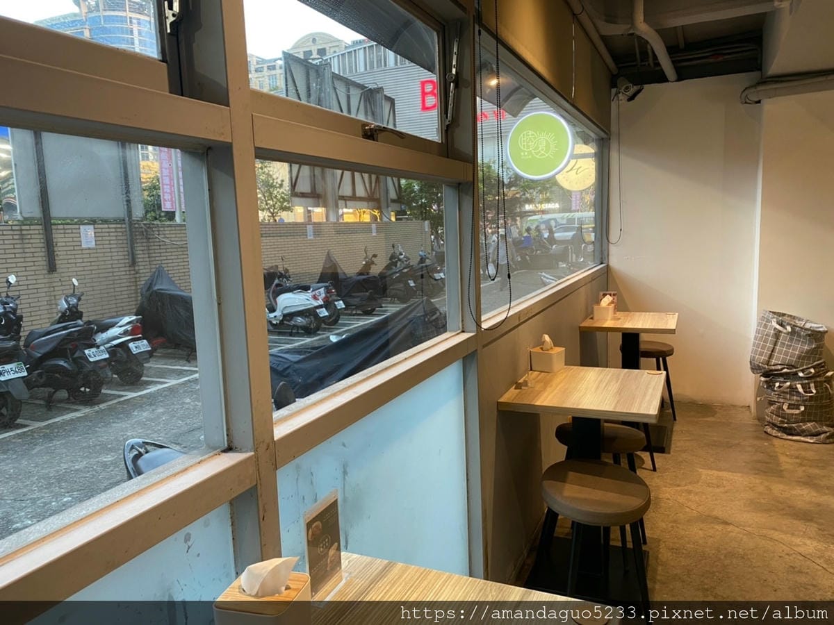 食記-台北市信義區餃子樂(信義店)30年水餃老店的華麗 食記-台北市信義區餃子樂(信義店)30年水餃老店的華麗