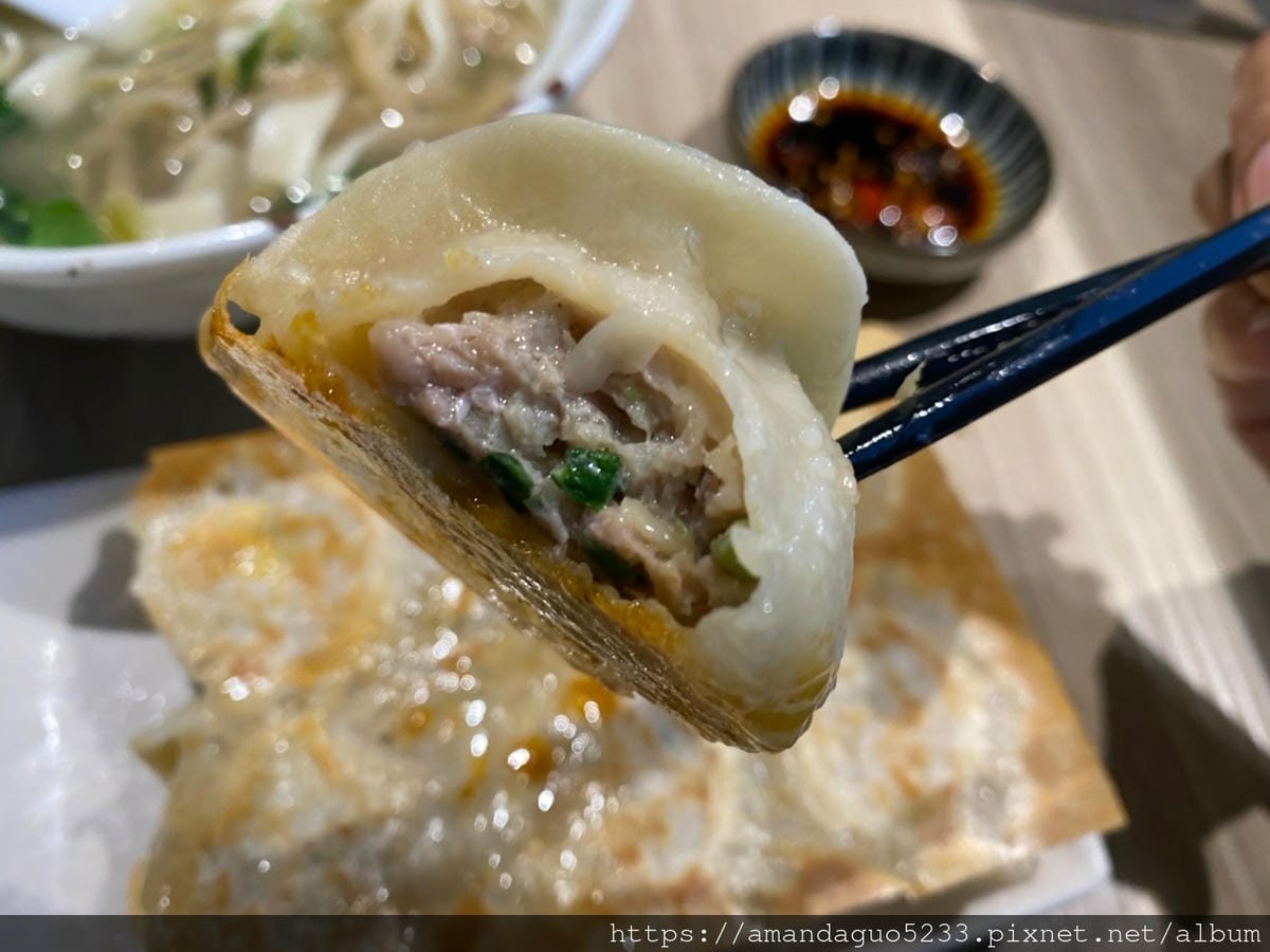 食記-台北市信義區餃子樂(信義店)30年水餃老店的華麗 食記-台北市信義區餃子樂(信義店)30年水餃老店的華麗