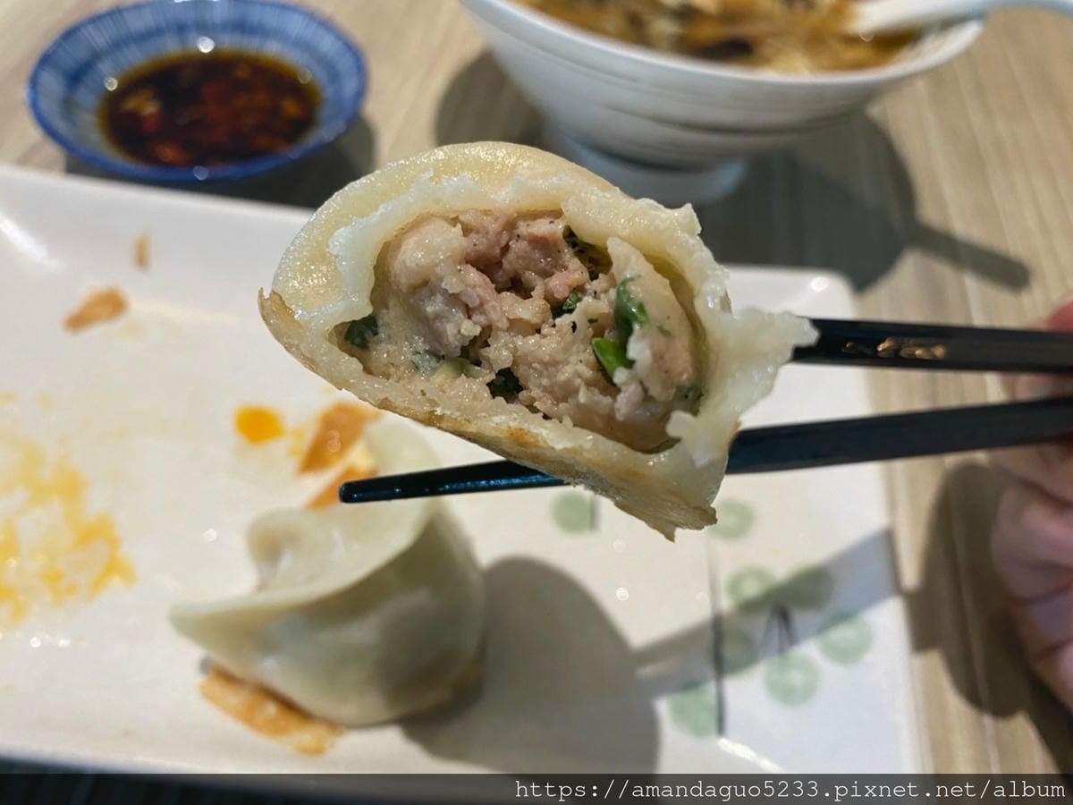 食記-台北市信義區餃子樂(信義店)30年水餃老店的華麗 食記-台北市信義區餃子樂(信義店)30年水餃老店的華麗