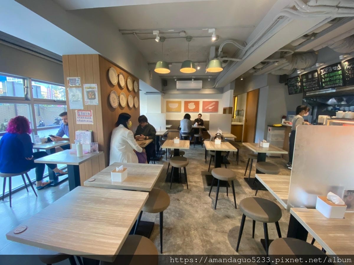 食記-台北市信義區餃子樂(信義店)30年水餃老店的華麗 食記-台北市信義區餃子樂(信義店)30年水餃老店的華麗