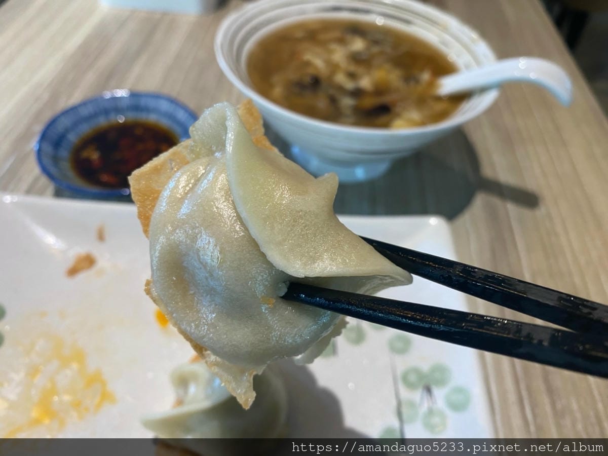 食記-台北市信義區餃子樂(信義店)30年水餃老店的華麗 食記-台北市信義區餃子樂(信義店)30年水餃老店的華麗