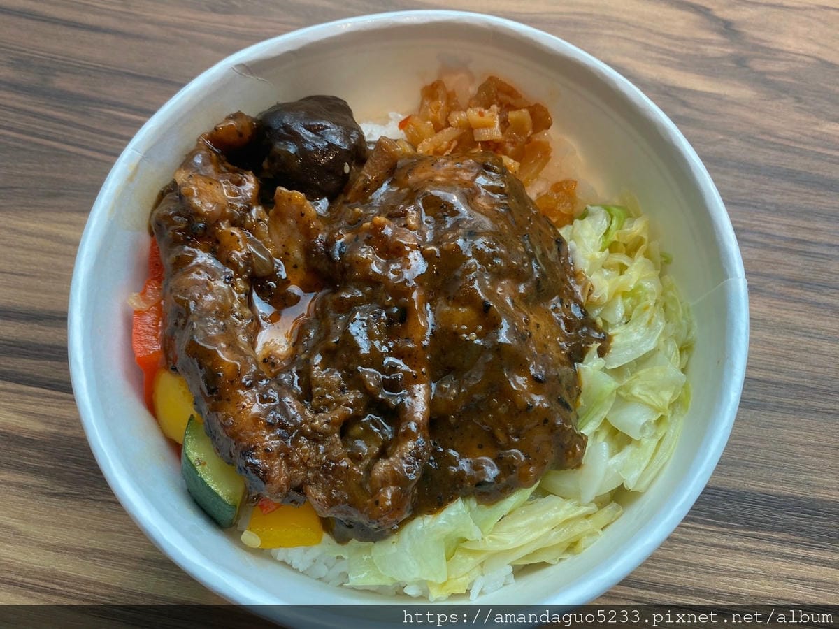 食記-台北市信義區正忠排骨飯(永吉店)新開幕!便當南霸